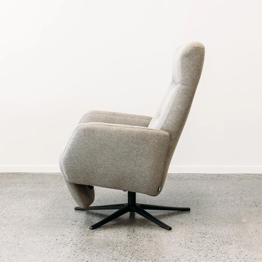 IMG Space 2100 Chair Manual Integrated - Warwick Oden Ash